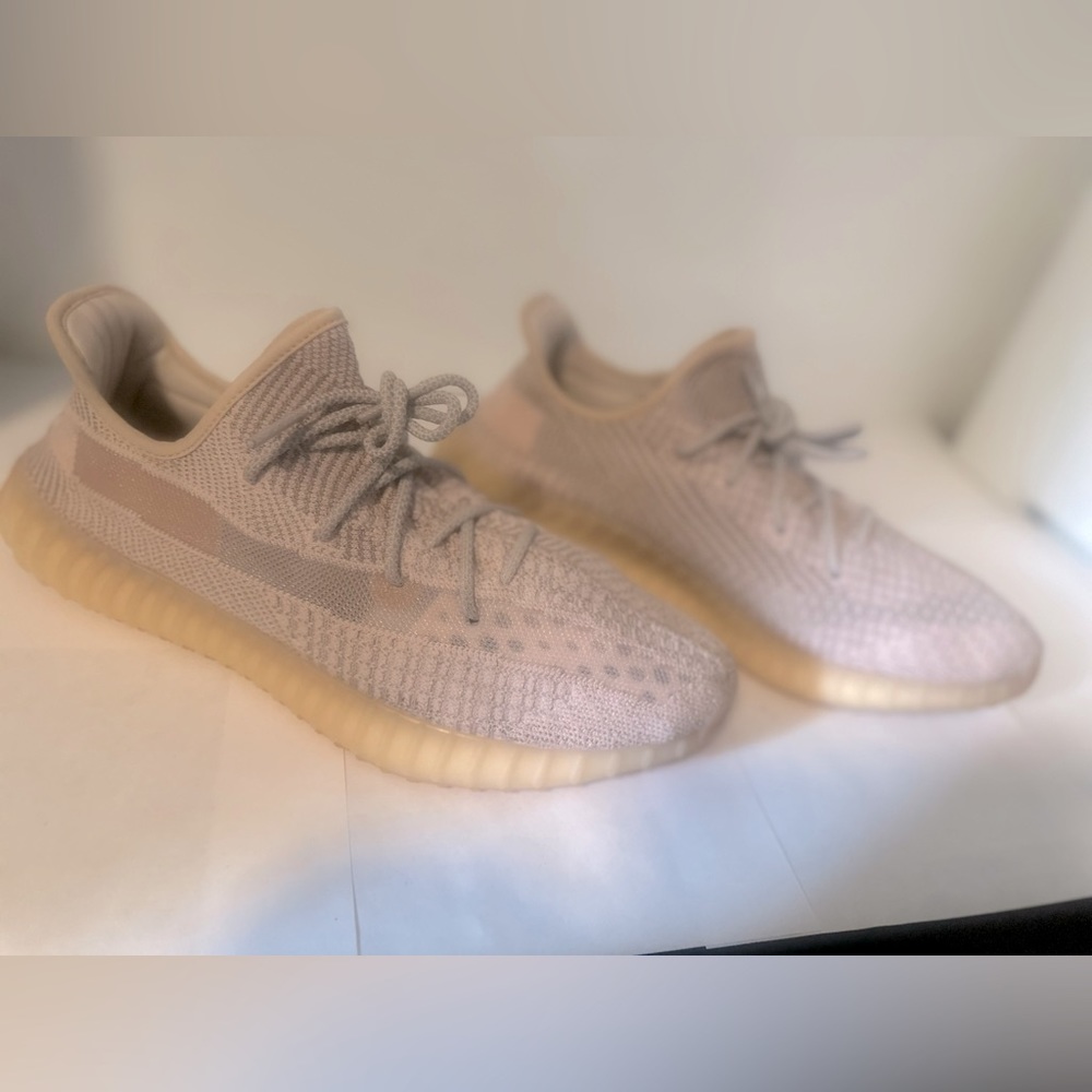 Authentic - Yeezy 350 Boost
